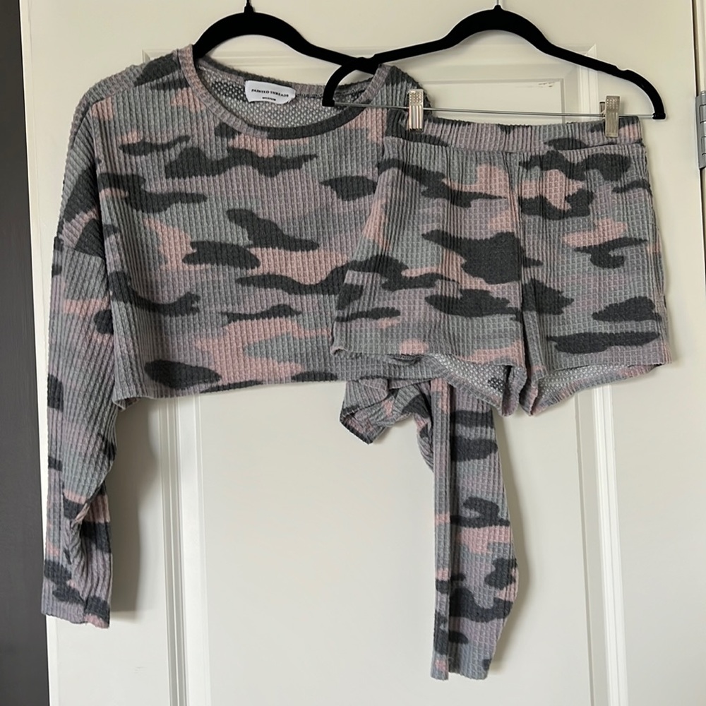 Gray and Pink Army Print Lounge Set